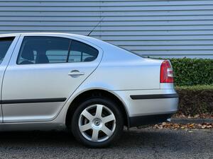 Skoda Octavia 2.0 TDI Elegance DSG EURO 4 5dr