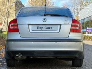 Skoda Octavia 2.0 TDI Elegance DSG EURO 4 5dr