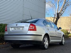 Skoda Octavia 2.0 TDI Elegance DSG EURO 4 5dr