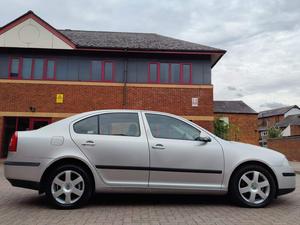 Skoda Octavia 2.0 TDI Elegance DSG Euro 4 5dr