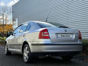 Skoda Octavia 2.0 TDI Elegance DSG EURO 4 5dr