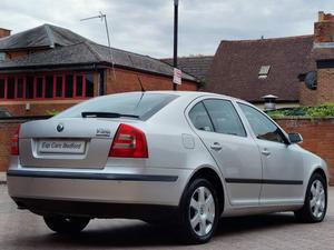 Skoda Octavia 2.0 TDI Elegance DSG Euro 4 5dr