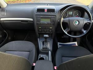 Skoda Octavia 2.0 TDI Elegance DSG EURO 4 5dr