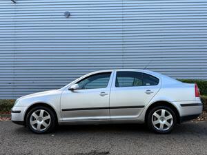 Skoda Octavia 2.0 TDI Elegance DSG EURO 4 5dr