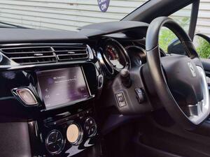 DS AUTOMOBILES DS 3 1.2 PureTech Connected Chic Euro 6 (s/s) 3dr