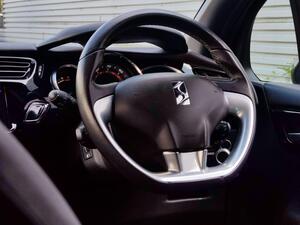 DS AUTOMOBILES DS 3 1.2 PureTech Connected Chic Euro 6 (s/s) 3dr