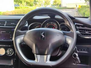 DS AUTOMOBILES DS 3 1.2 PureTech Connected Chic Euro 6 (s/s) 3dr