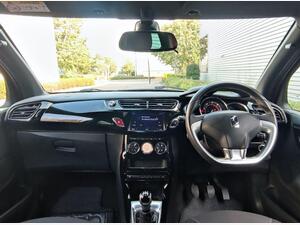 DS AUTOMOBILES DS 3 1.2 PureTech Connected Chic Euro 6 (s/s) 3dr
