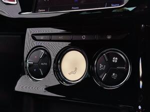 DS AUTOMOBILES DS 3 1.2 PureTech Connected Chic Euro 6 (s/s) 3dr