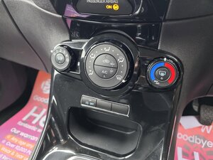 Ford Fiesta 1.0 Fiesta Zetec T 5dr
