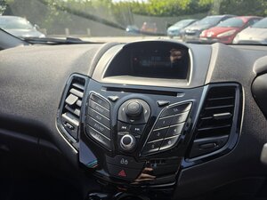 Ford Fiesta 1.5 Fiesta Zetec Tdci 5dr