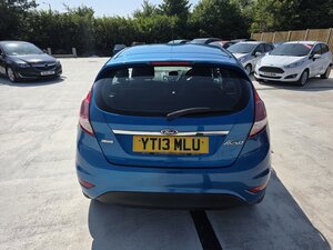 Ford Fiesta 1.5 Fiesta Zetec Tdci 5dr