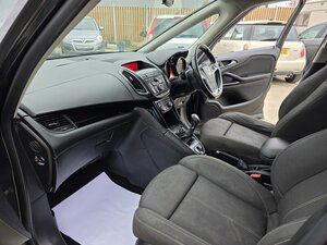 Vauxhall Zafira Tourer 1.4 Zafira Tourer SRI T 5dr