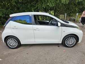 Toyota AYGO 1.0 Vvt-i X-play 5dr