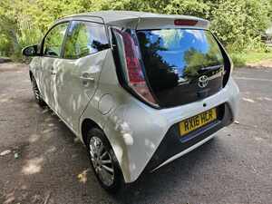 Toyota AYGO 1.0 Vvt-i X-play 5dr