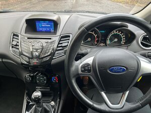 Ford Fiesta 1.0 Zetec 5dr