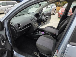 Ford Fusion 1.6 Fusion Zetec Climate AUTO 5dr