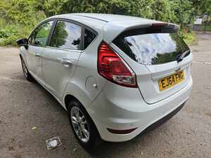 Ford Fiesta 1.5 Zetec Tdci 5dr