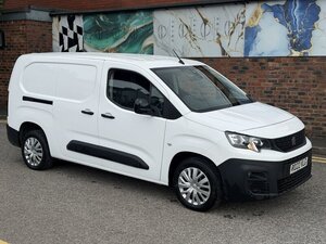 Peugeot Partner Pro Crew Van 1.5 Partner Professional Premium BLUE HDI 5 Seater