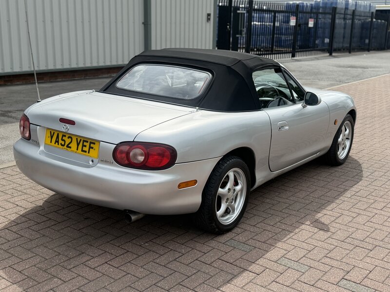 Mazda MX-5 Roadster  1.8 MX-5 1.8I 2dr