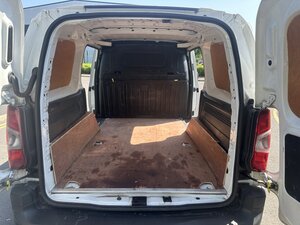 Peugeot Partner Pro, NO VAT 1.5 Partner Professional L2 Blue Hdi  dr
