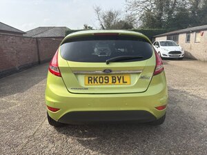 Ford Fiesta 1.4 Fiesta Titanium 96 5dr