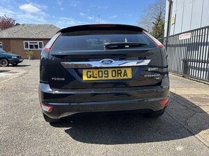 Ford Focus 1.6 Focus Titanium 100 5dr