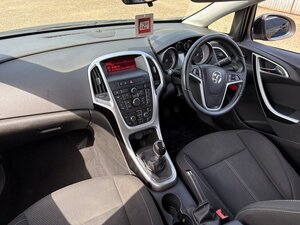 Vauxhall Astra 1.4 Astra SRI T 5dr