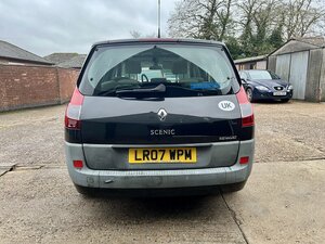 Renault Scenic 2.0 Grand Scenic Privilege-7 VVT 5dr