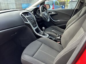 Vauxhall Astra 1.4 Astra Sri T 5dr