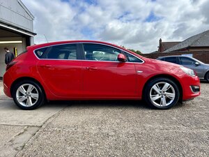 Vauxhall Astra 1.4 Astra Sri T 5dr