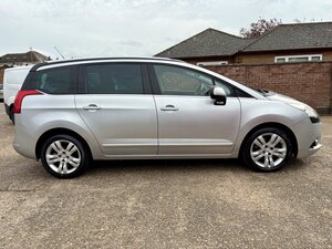 Peugeot 5008 1.6 5008 Exclusive T 5dr