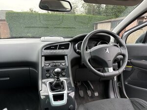 Peugeot 5008 1.6 5008 Exclusive T 5dr