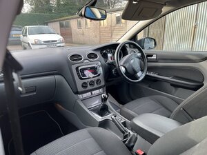 Ford Focus 2.0 Focus Titanium 145 5dr