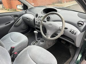 Toyota Yaris 1.3 Yaris GLS AUTO 3dr