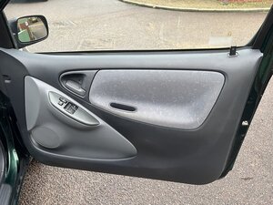 Toyota Yaris 1.3 Yaris GLS AUTO 3dr