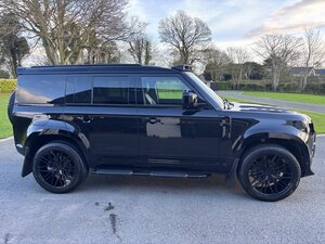 Land Rover Defender 3.0 Defender HARD TOP S D MHEV AUTO 5dr