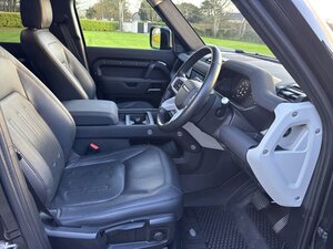 Land Rover Defender 3.0 Defender HARD TOP S D MHEV AUTO 5dr