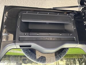 Land Rover Defender 3.0 Defender HARD TOP D MHEV AUTO 5dr