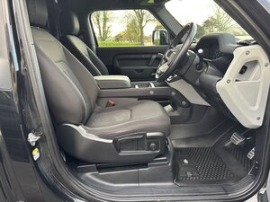 Land Rover Defender 3.0 Defender HARD TOP D MHEV AUTO 5dr