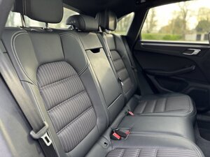 Porsche Macan 2.0  5dr