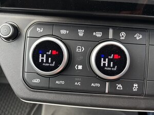 Land Rover Defender 3.0 Defender HARD TOP S D MHEV AUTO 3dr