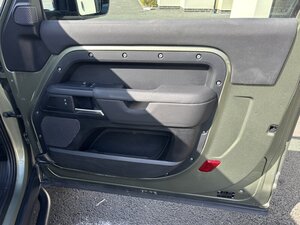 Land Rover Defender 3.0 Defender HARD TOP D MHEV AUTO 5dr