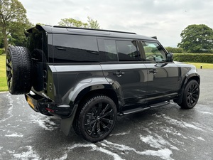 Land Rover Defender 3.0  5dr