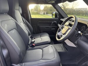 Land Rover Defender 3.0 Defender HARD TOP S D MHEV AUTO 3dr