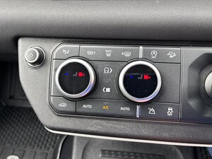 Land Rover Defender 3.0 Defender HARD TOP D MHEV AUTO 5dr