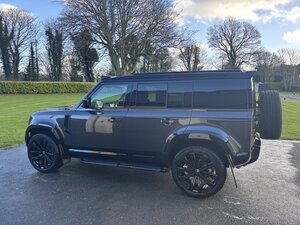 Land Rover Defender 3.0  5dr