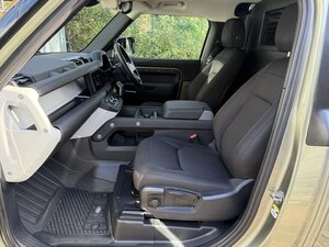 Land Rover Defender 3.0 Defender HARD TOP D MHEV AUTO 3dr