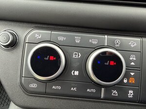 Land Rover Defender 3.0 Defender HARD TOP X-dynamic HSE D MHEV AUTO