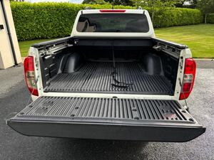 Nissan Navara 2.3 Dci N-guard Shr Dcb 5dr